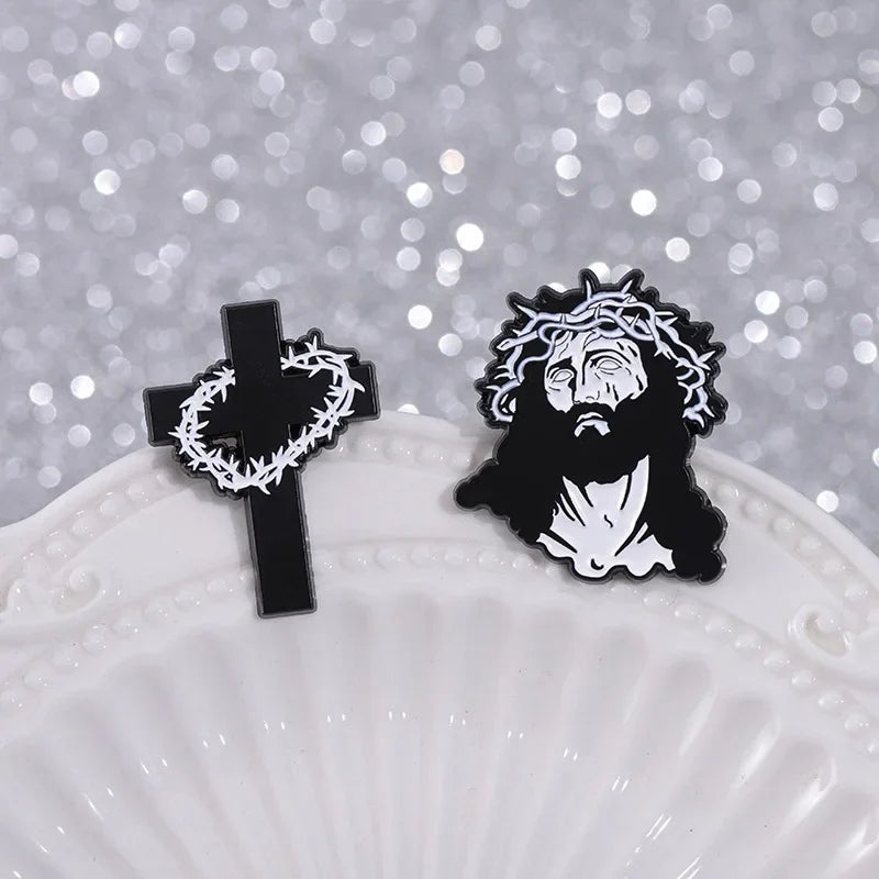 Christian Cross Enamel Pins Jesus Crown Of Thorns Brooches Backpack Clothes Shirt Lapel Badges Punk Gothic Bags Pin Accessories