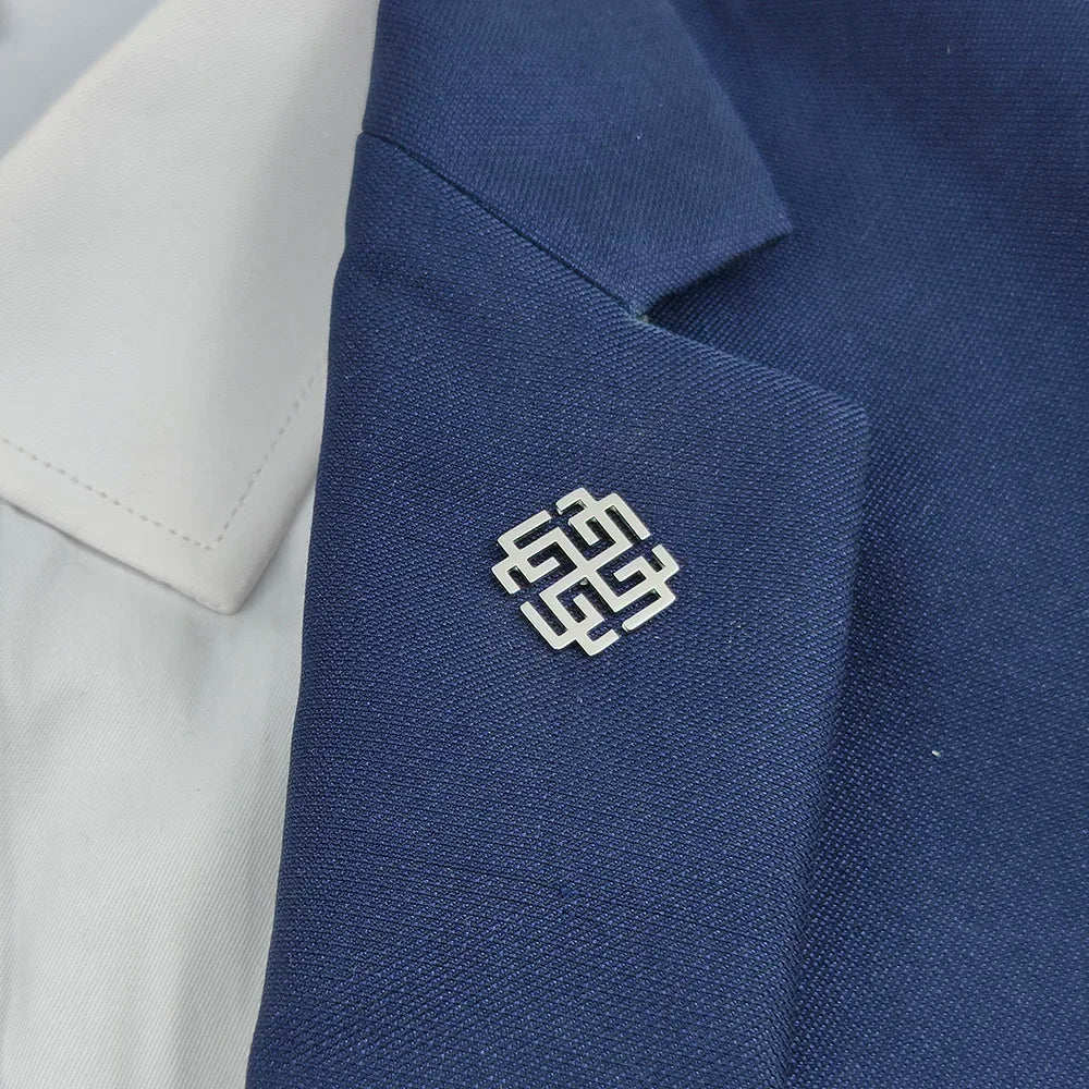 Retro Cross of Lilies Brooches for Men Stainless Steel Christian Cross Symbol Badge Groom Suit Lapel Pin Wedding Accessories